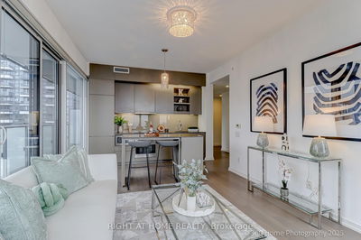 Unit 3711 — 101 Peter St, Toronto - Waterfront Communities C1 image-0-4