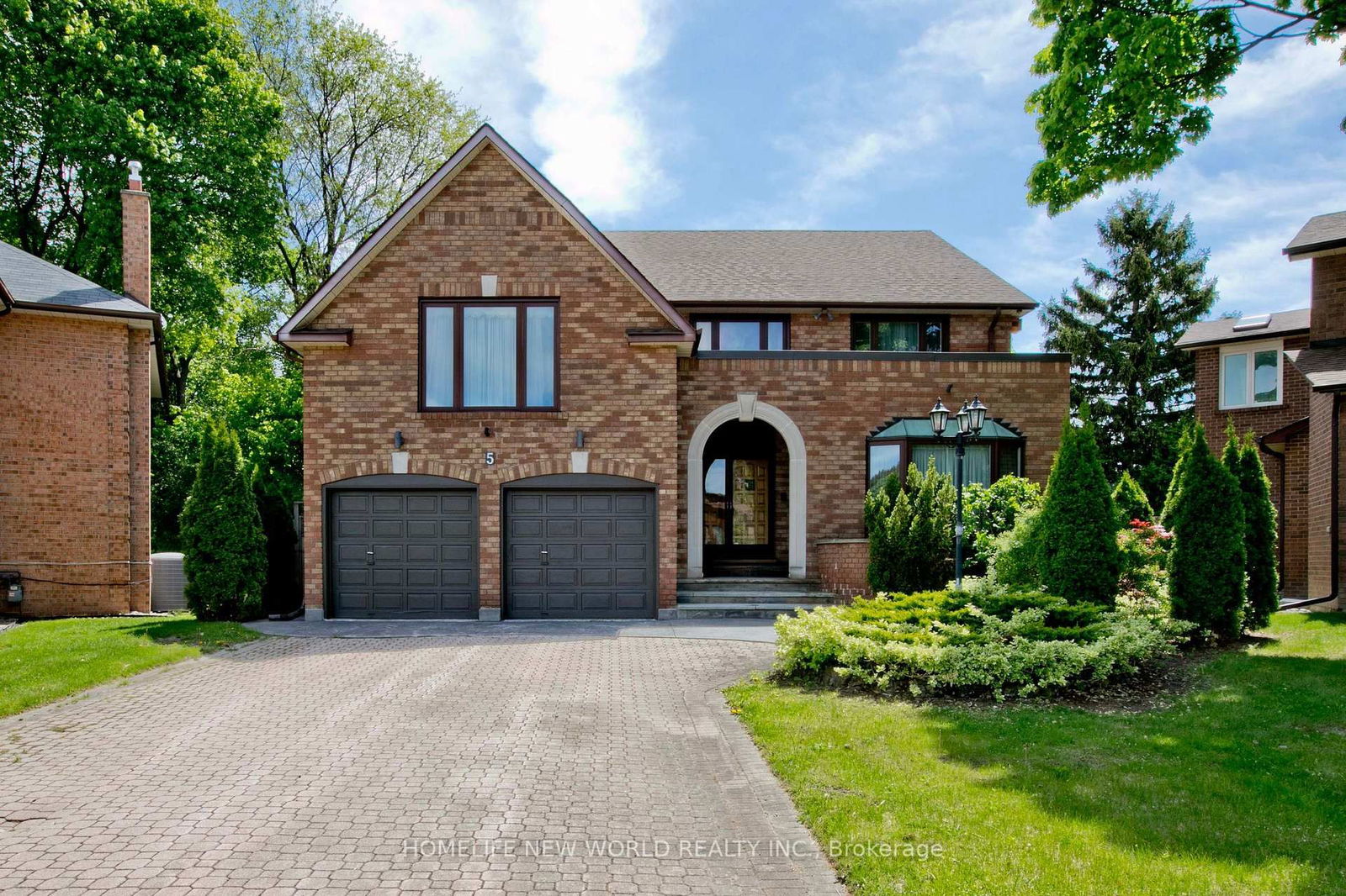 Detached House for sale at 5 Willow Heights Court, Toronto, Newtonbrook East, M2M 4E8 - MLS: C12167987