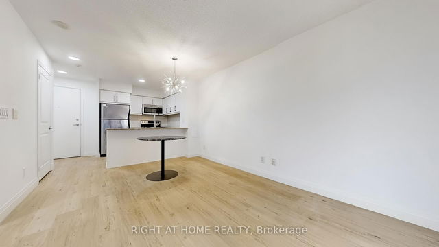 605 - 27 Rean Drive