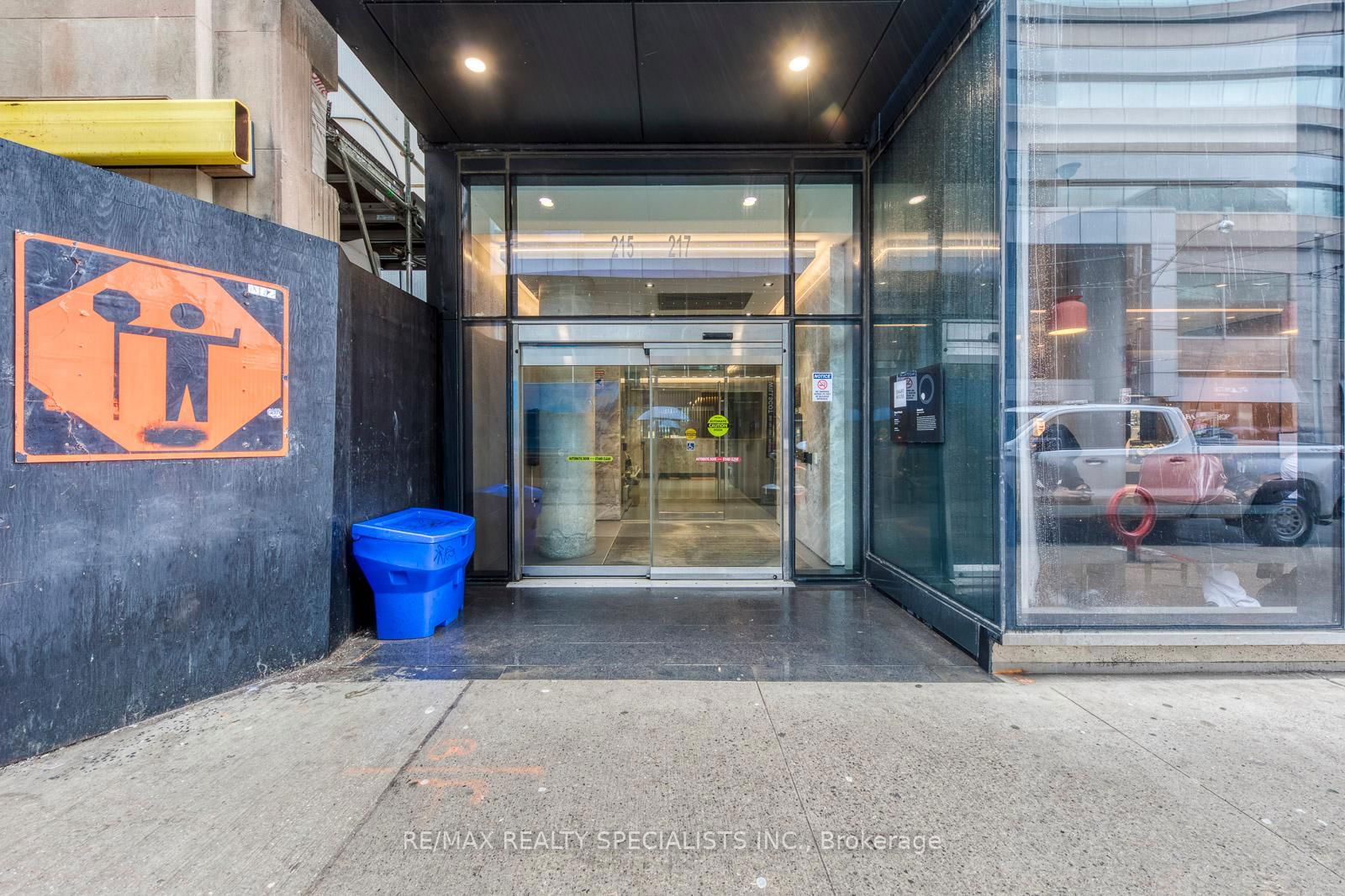 Condo for sale at 1405-215 Queen Street, Toronto, Waterfront Communities C1, M5V 0P5 - MLS: C12168811