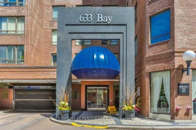 1604 - 633 Bay Street