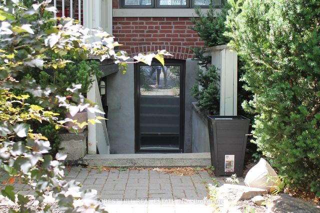 Lower - 35 Yarmouth Gardens
