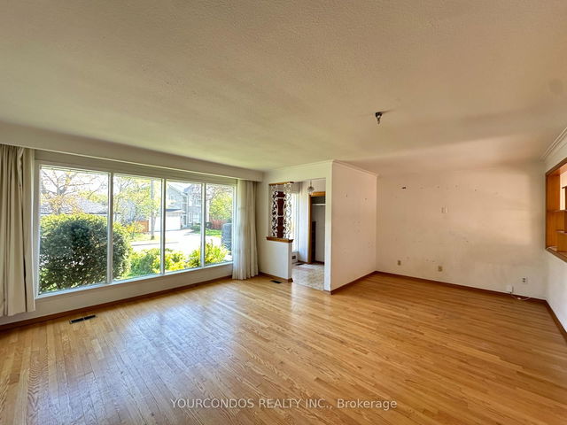 308 Maplehurst Avenue