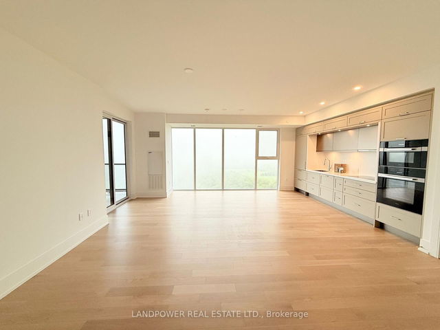 3001 - 10 Inn on the Park Drive