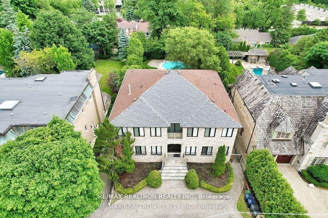 61 Arjay Crescent
