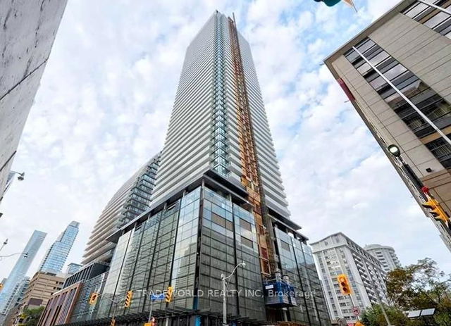 2403 - 501 Yonge Street