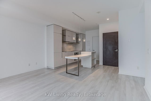 2906 - 197 Yonge Street