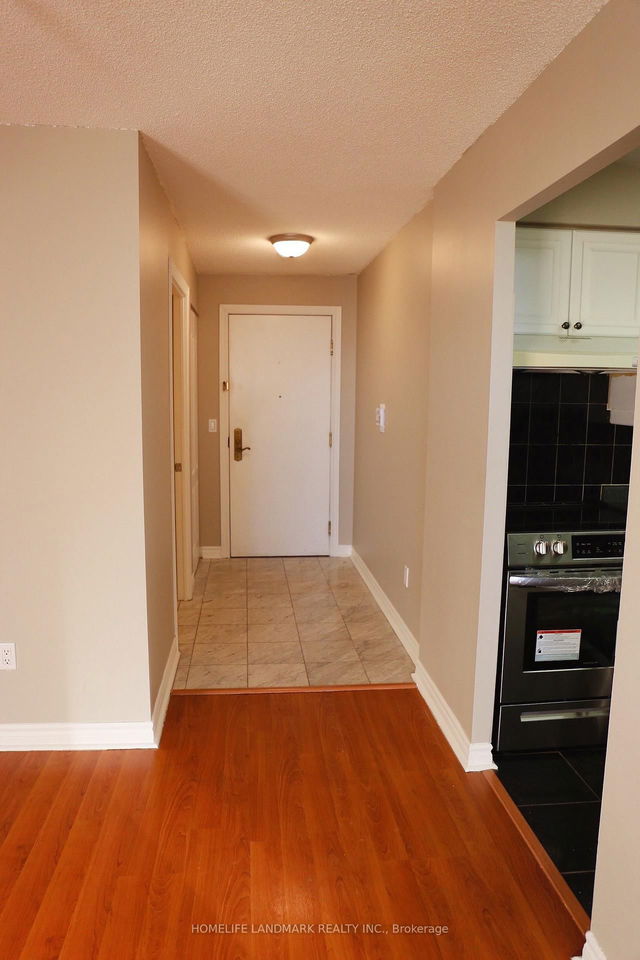 810 - 18 Sommerset Way
