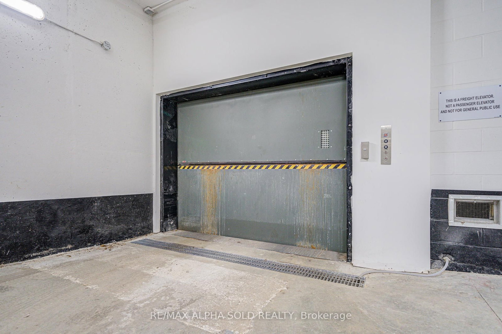 Listing Image 49
