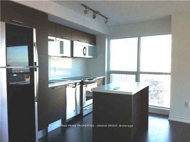 1707 - 386 Yonge Street