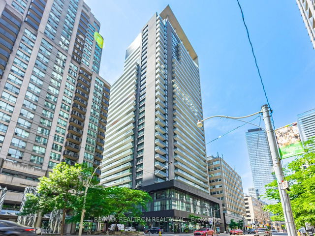 1606 - 770 Bay Street