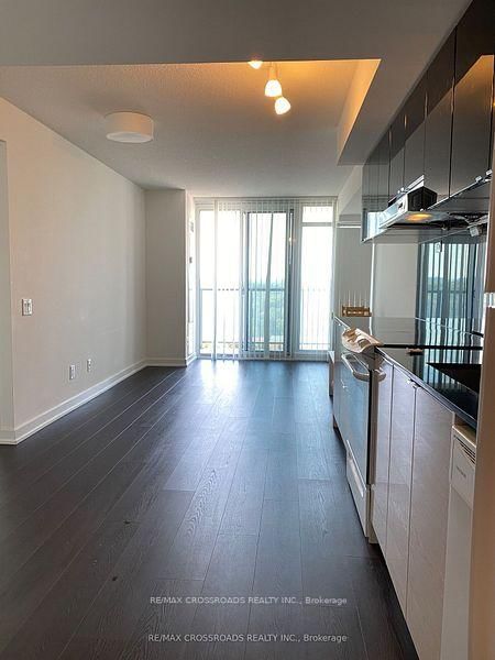 1611 - 72 Esther Shiner Boulevard