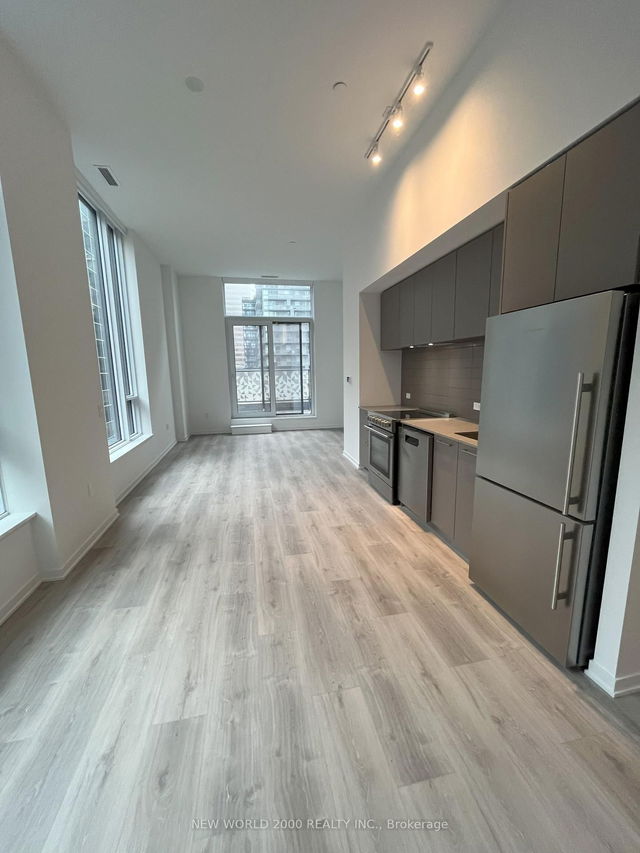 510 - 101 Roehampton Avenue