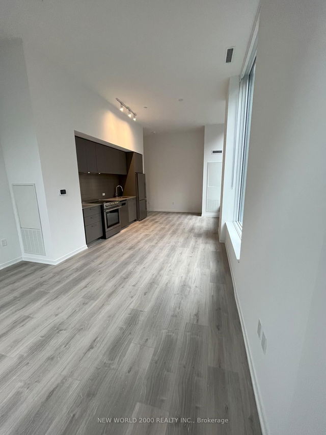 510 - 101 Roehampton Avenue