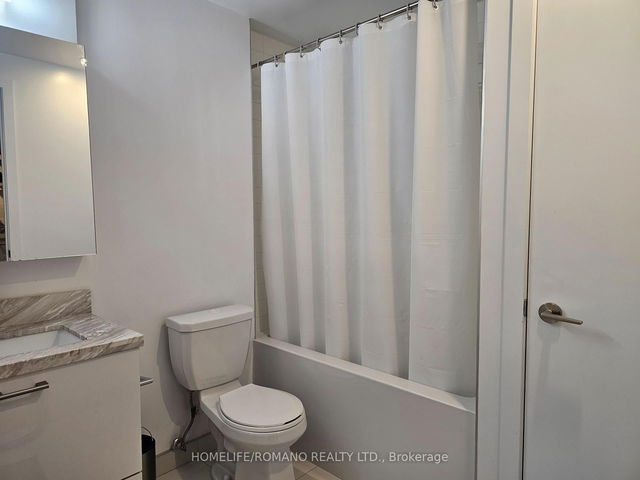 2310 - 2221 Yonge Street