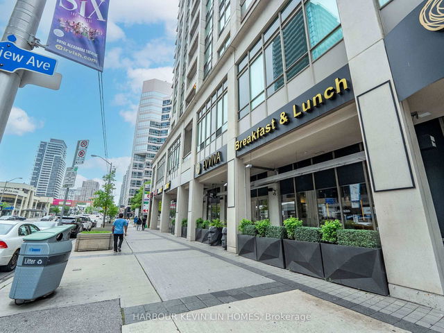 1111 - 18 Parkview Avenue