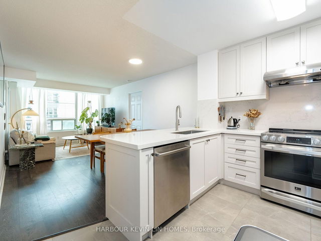 1111 - 18 Parkview Avenue