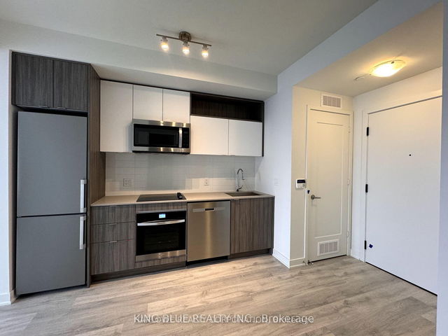 1809 E - 70 Princess Street