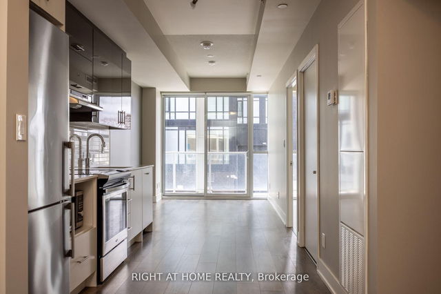 205 - 180 Fairview Mall Drive
