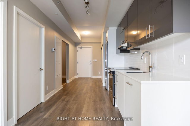 205 - 180 Fairview Mall Drive