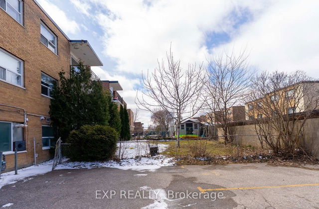 12 Fraserwood Avenue