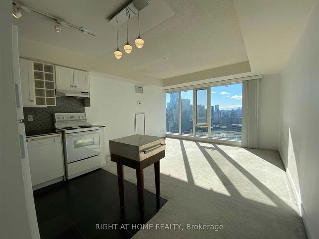 3110 - 210 Victoria Street