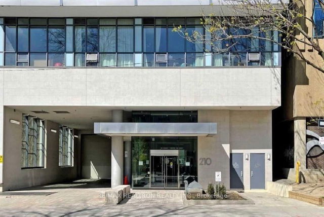 609 - 210 Simcoe Street