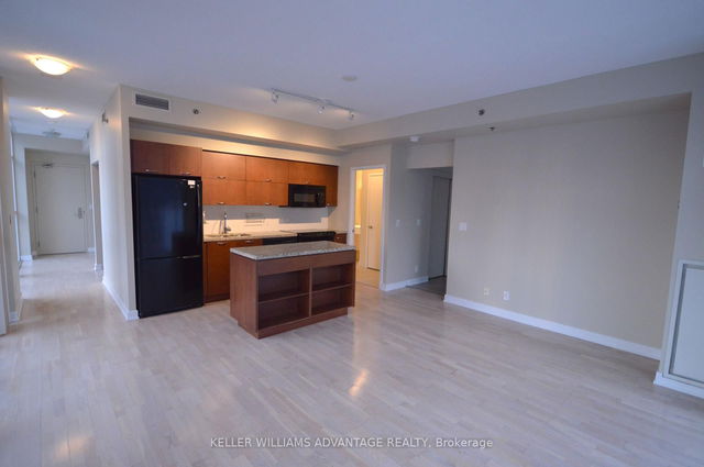 906 - 21 Nelson Street