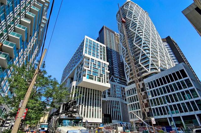 2808 - 238 Simcoe Street