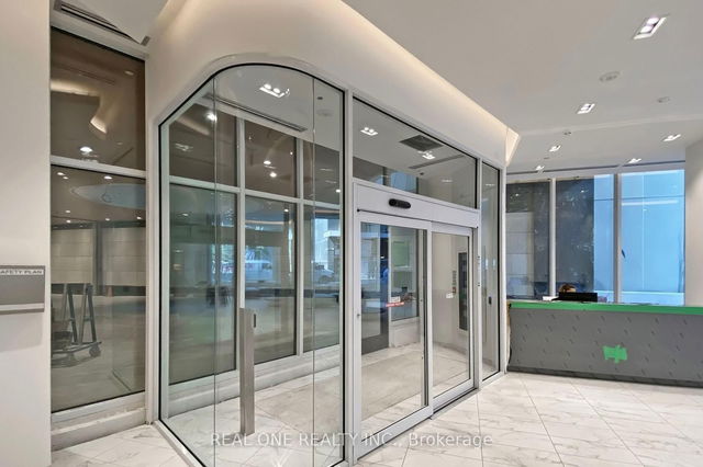 2808 - 238 Simcoe Street
