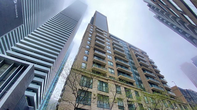 207 - 35 Hayden Street