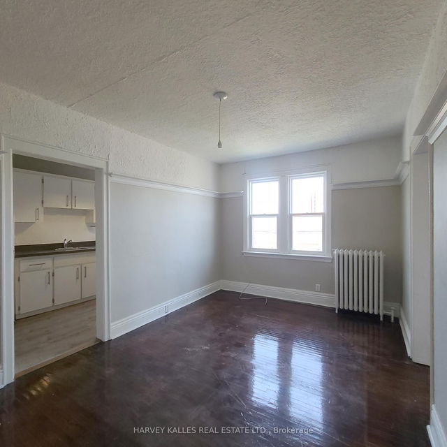 5 - 1 Brookdale Avenue