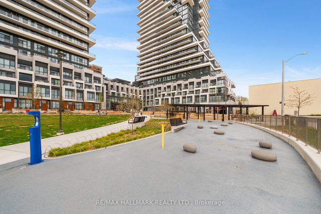1710 - 10 Inn On The Park Drive