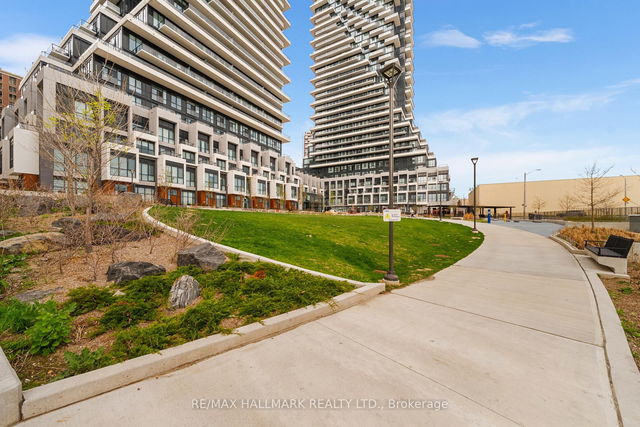 1710 - 10 Inn On The Park Drive