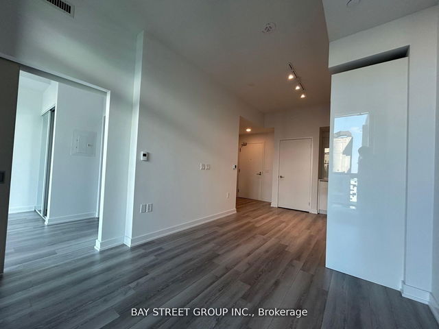1424 - 121 St Patrick Street