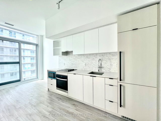 902 - 252 Church Street