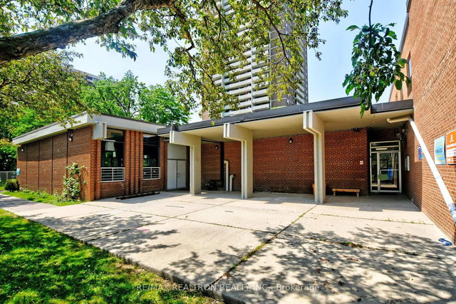 1206 - 10 Tangreen Court