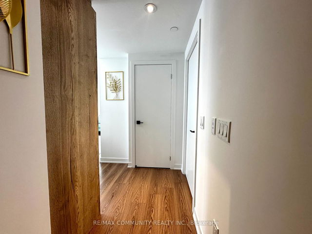 512 - 319 Jarvis Street