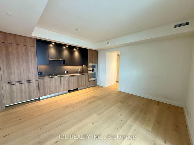 1301 - 81 Wellesley Street
