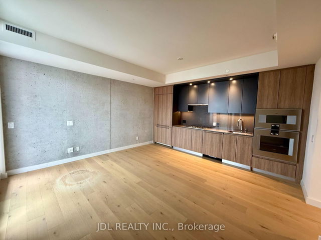1301 - 81 Wellesley Street