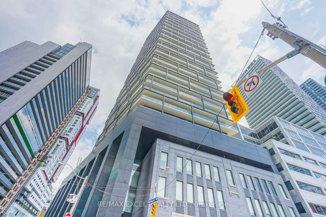1002 - 125 Peter Street