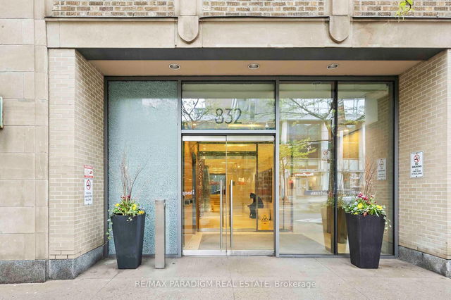 4008 - 832 Bay Street