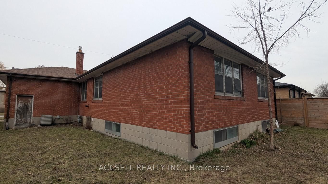 Detached House for sale at 117 Palm Drive, Toronto, Clanton Park, M3H 2C2 - MLS: C12171998