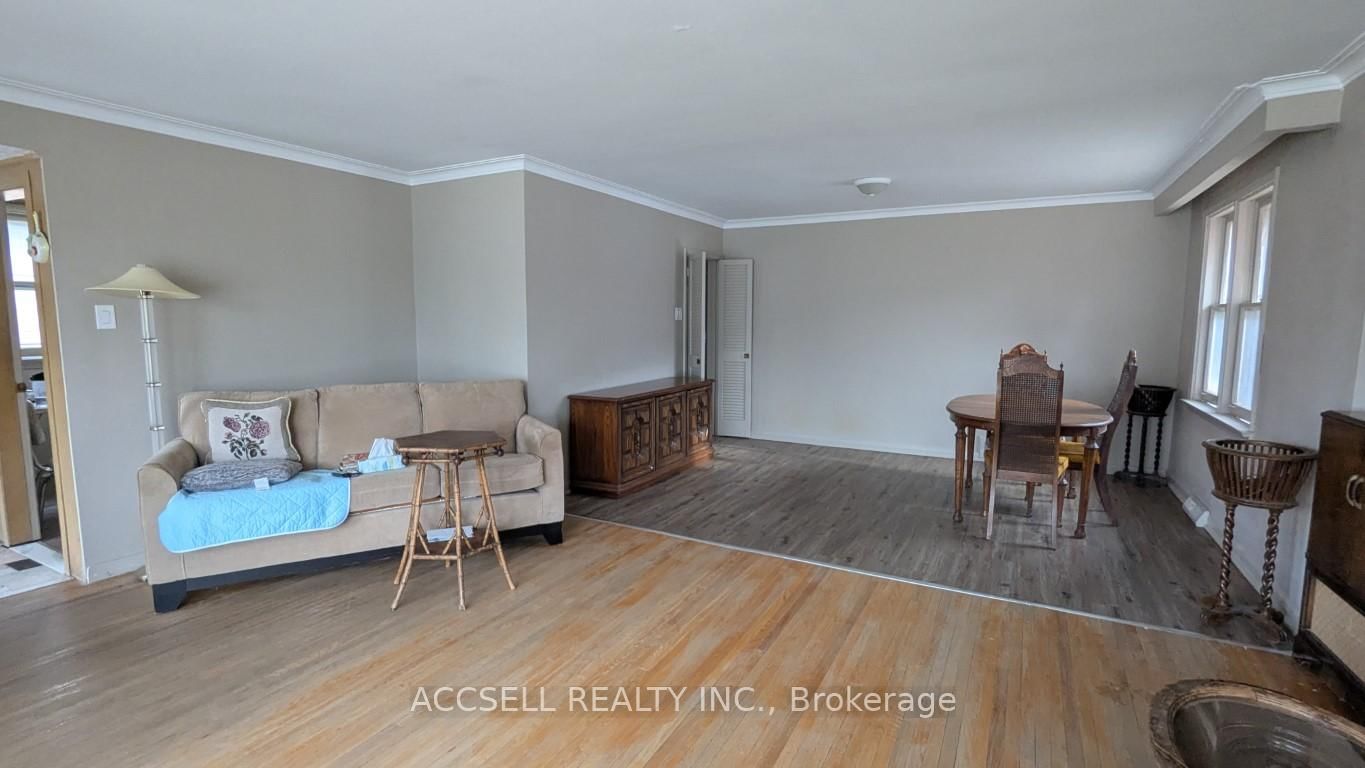 Detached House for sale at 117 Palm Drive, Toronto, Clanton Park, M3H 2C2 - MLS: C12171998