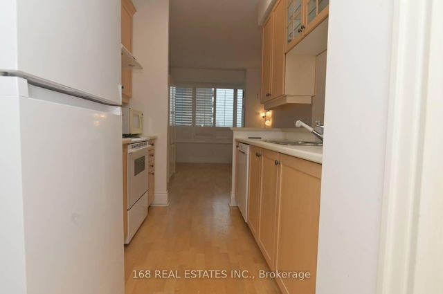 910 - 102 Bloor Street West Street