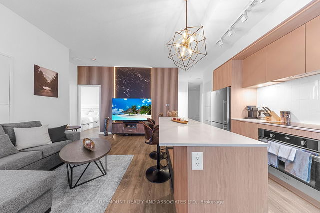 102 - 35 Tubman Avenue
