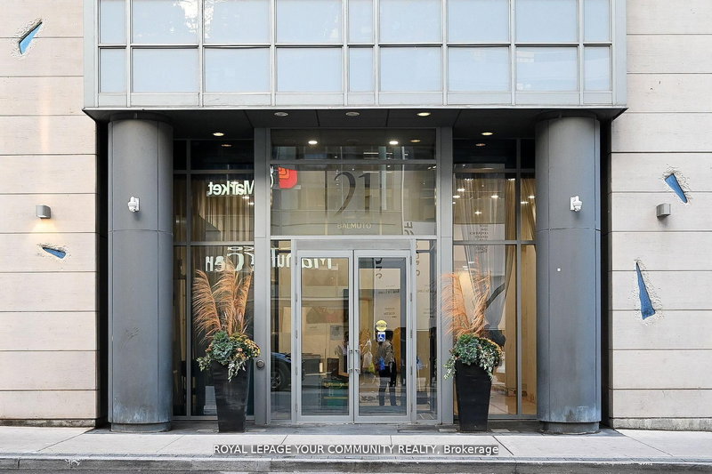 Ph 35 - 21 Balmuto St, Toronto, M4Y 1W4 | Image 2