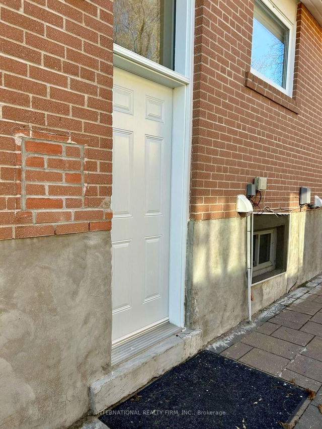 Bsmt - 77 Elise Terrace