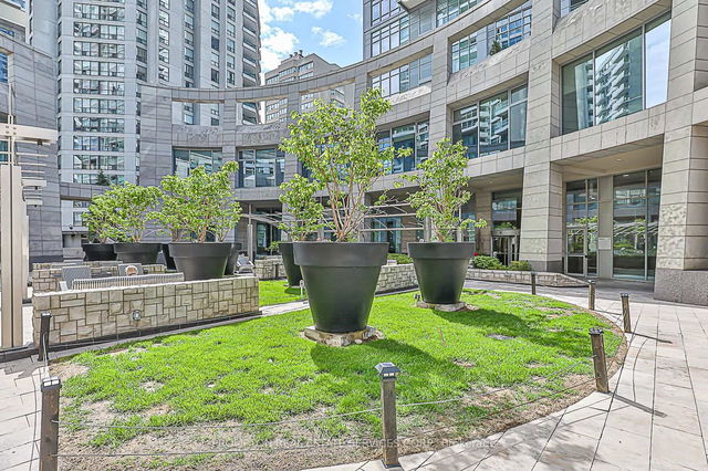 2905 - 2191 YONGE Street