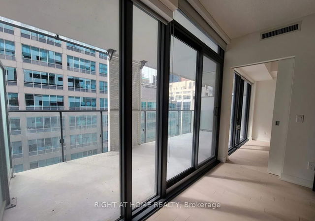1304 - 25 Richmond Street